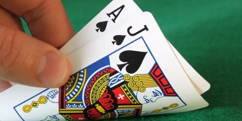 Hiểu rõ cách thức chia bài trong xì dách