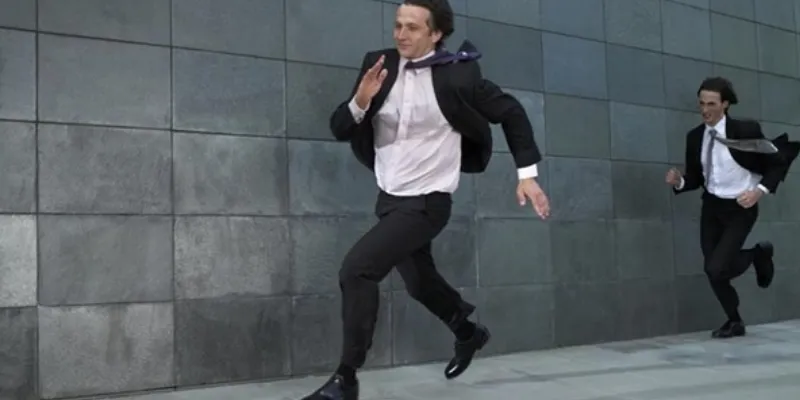 Nằm mơ thấy bị rượt đuổi bởi người lạ