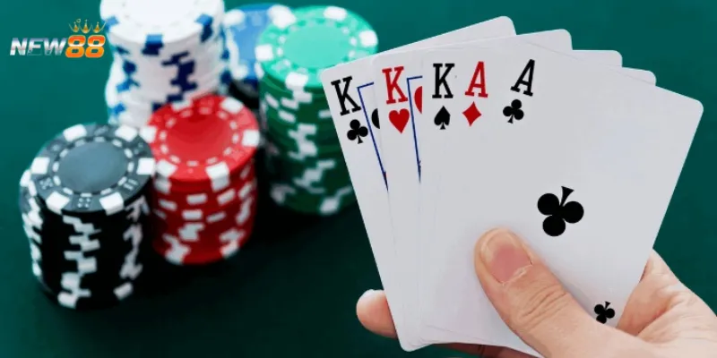 Quan sát và phán đoán đối thủ khi chơi Liêng